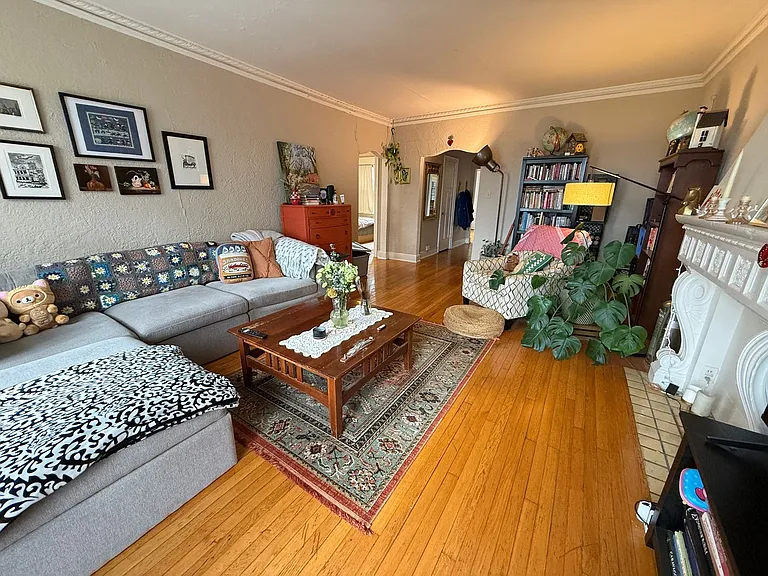 2562 Prospect — Photo 16