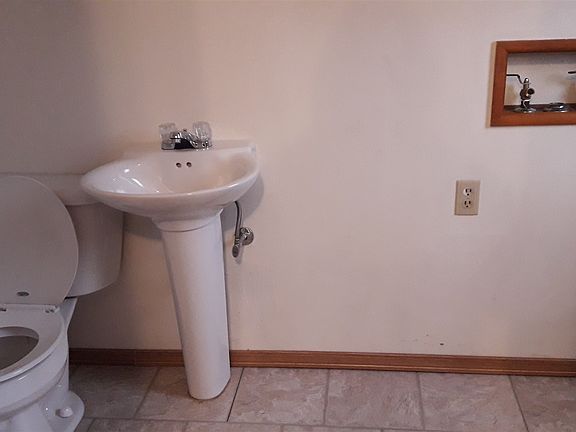 5th image of 103 Ottensmeyer Dr