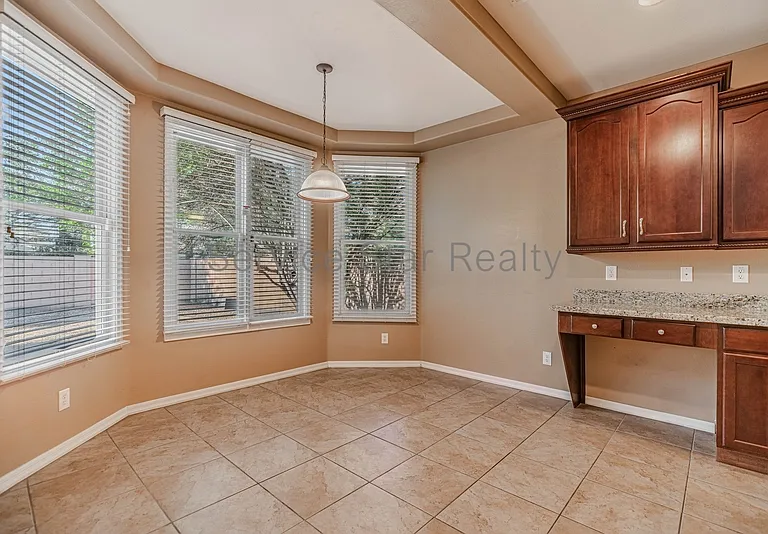 2214 E Chanute Pass — Photo 14