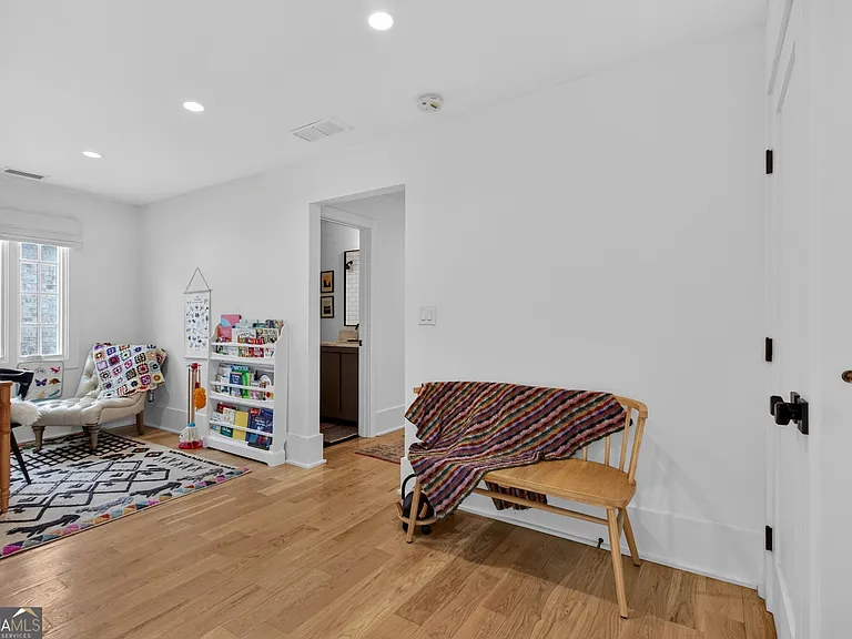 205 High St — Photo 31