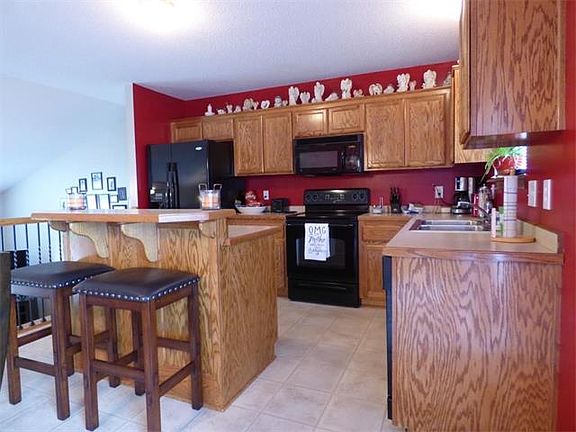3rd image of 1104 Buttercup St