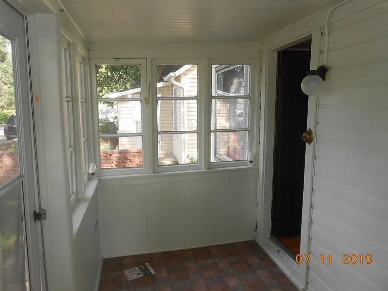 25 Marshall Pl — Photo 3