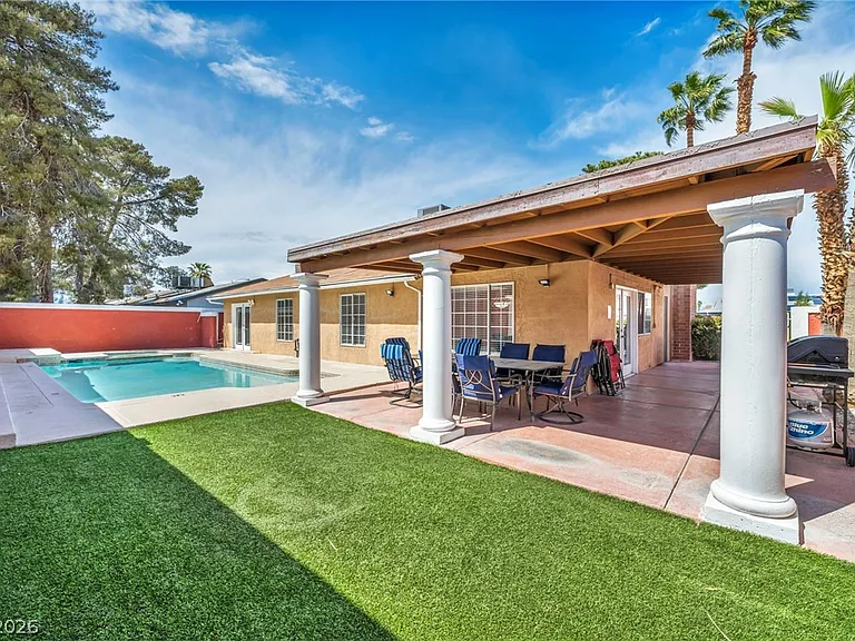2269 McCoig Ave — Photo 35