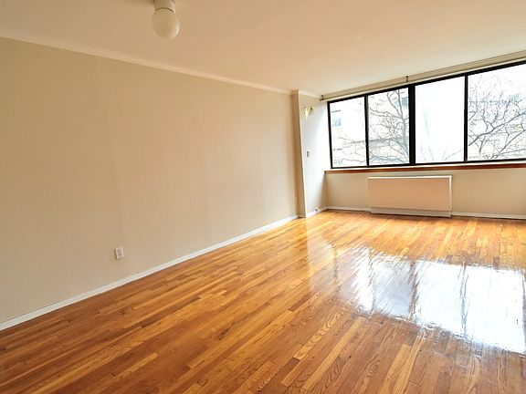 2nd image of 414 W 54th St APT 4D