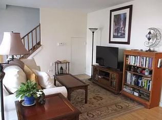 740 Gloucester Dr, Elk Grove Village, IL 60007