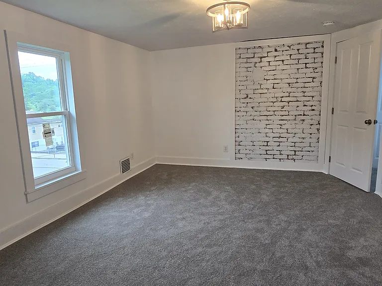 525 Grant Ave — Photo 14
