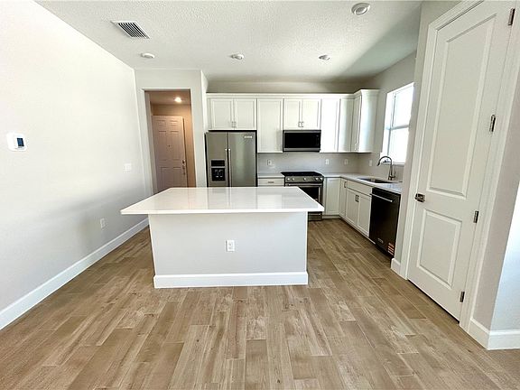 5th image of 3816 Russell Ct #47