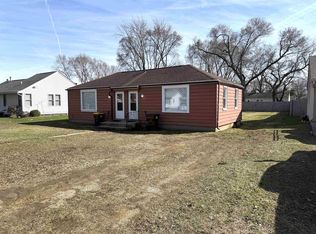 921 River Park Dr, Loves Park, IL 61111