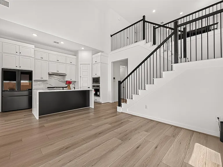 29746 Bur Creek Ln — Photo 10