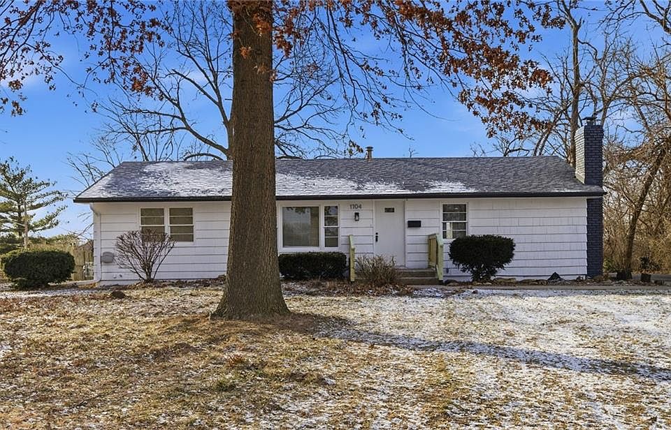 1st image of 1704 S Highland Dr