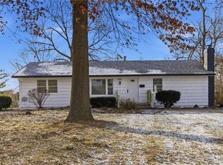 1704 S Highland Dr, Independence, MO 64057