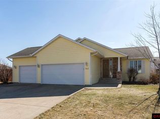 141 Lynx Ln, Mankato, MN 56001