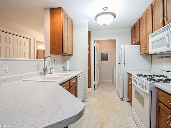 5th image of 9743 Wildwood Ct Unit 1D