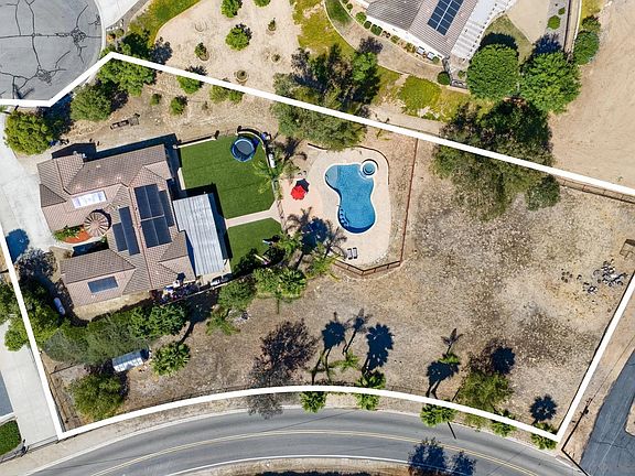 3rd image of 26138 Wyndemere Ct