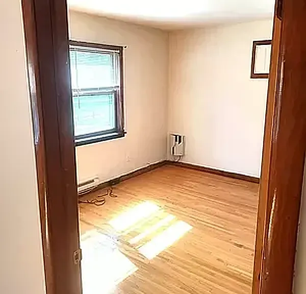 869 Forest Ave #2 — Photo 3