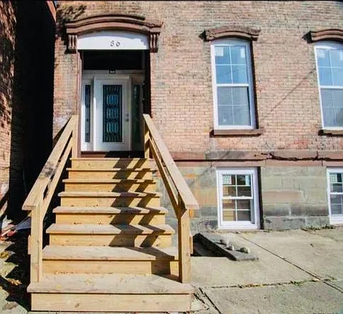 5 bed, 1.5 bath, 1300 sqft, $730 — Photo 1