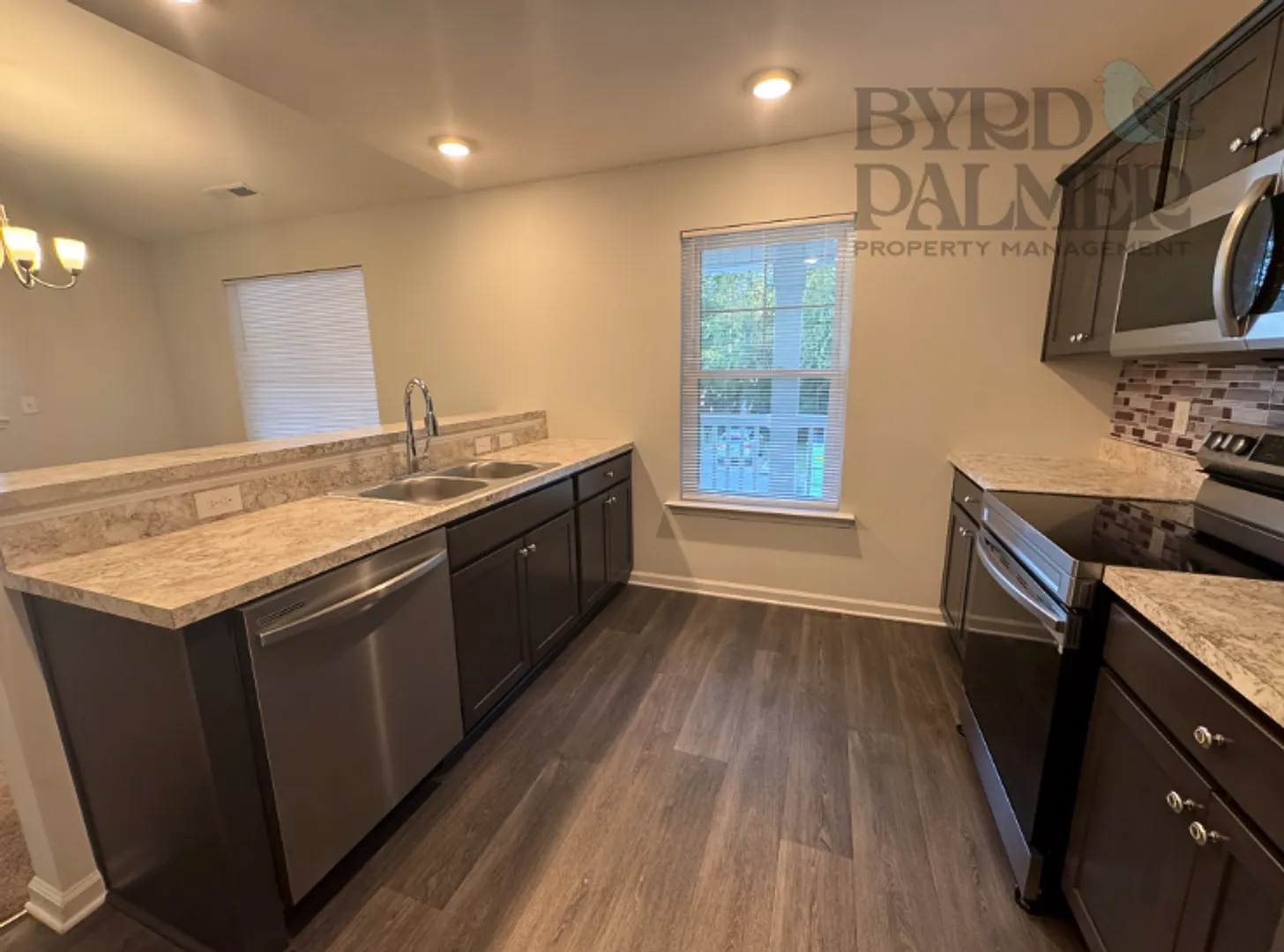 Move in Ready! Easy & Quick move-in process — Photo 2