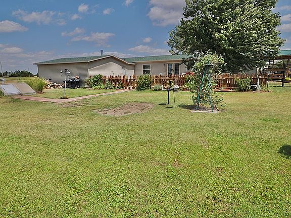 2nd image of 1773 Rose Ln