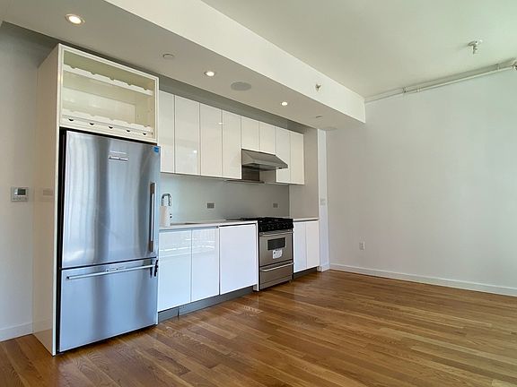 3rd image of 436 Albee Sq #B4
