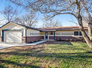 6138 E Edinburg St, Wichita, KS 67220