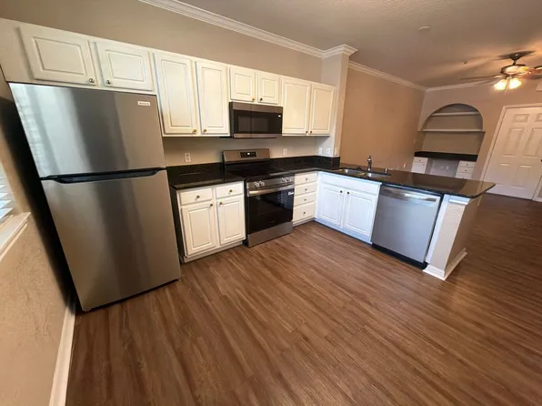 911 N Orange Ave, Orlando, FL