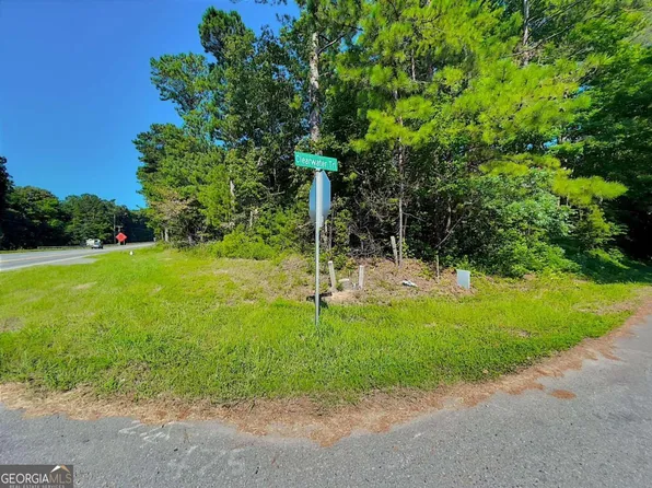 109 Clearwater Trl NE, White, GA 30184