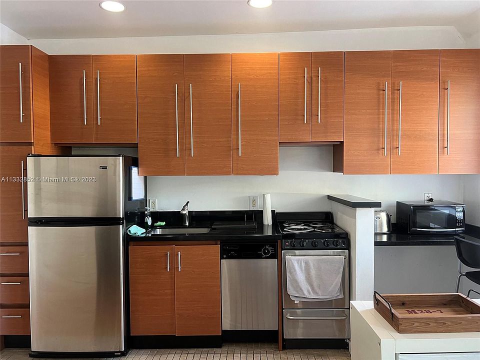 1st image of 1521 Lenox Ave APT 207