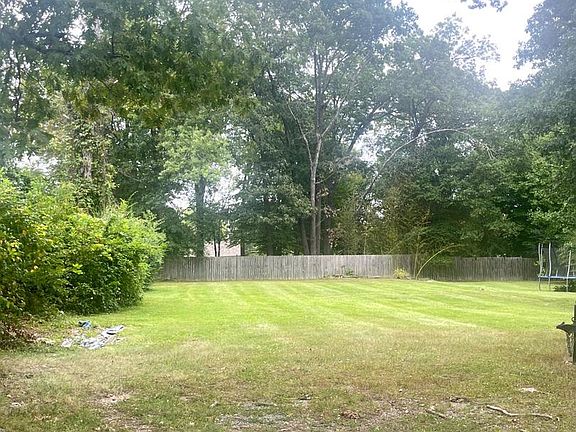 3rd image of 9528 Temple Hill Rd