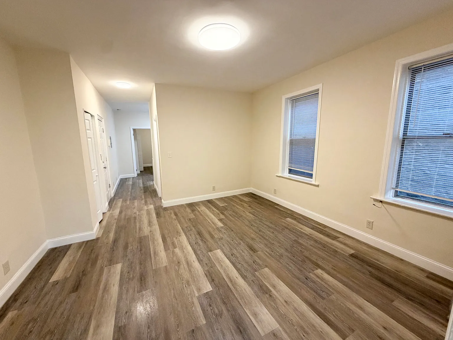2 bed, 622 sqft, $2,300 — Photo 2