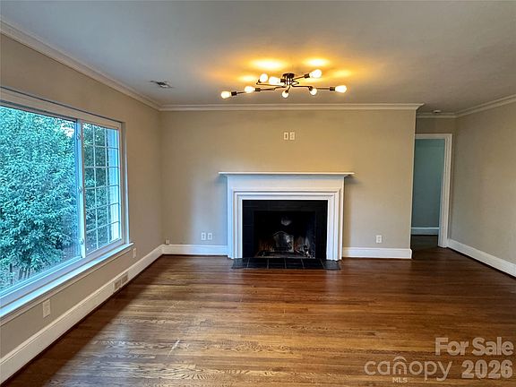 5th image of 2108 Hassell Pl