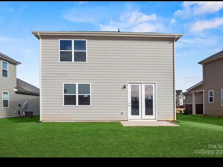 524 Sitka Dr — Photo 18