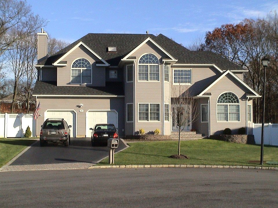 1st image of 11 Rolling Wood Ct