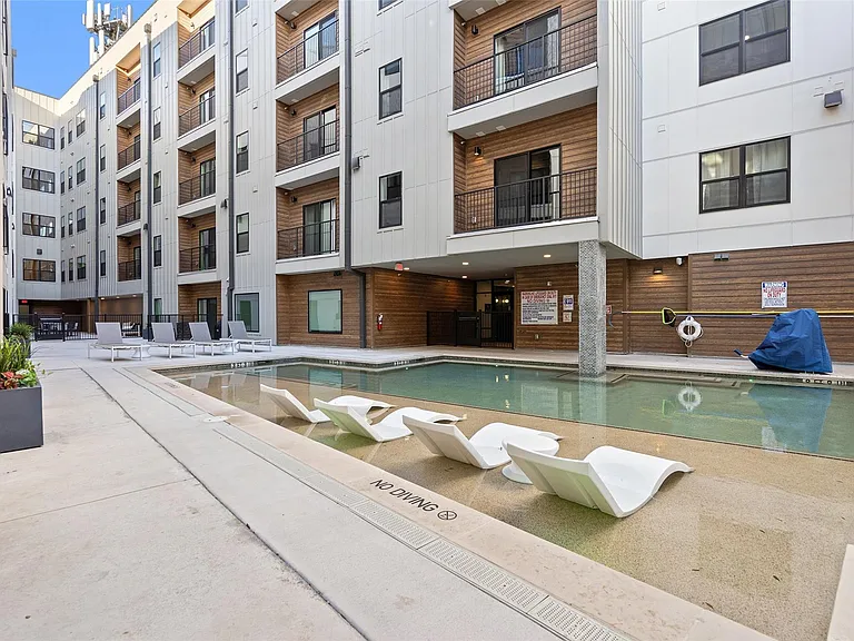 2500 Longview St #222 — Photo 22