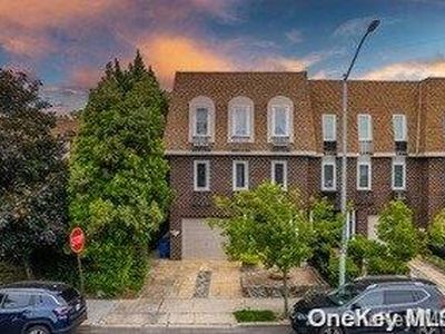 214-01 Waters Edge Drive, Bayside, NY, 11359