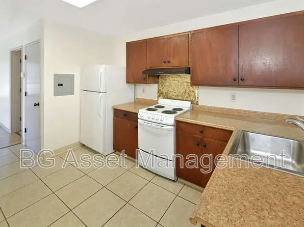 8049 Greenridge Dr APT 26, Oakland, CA 94605