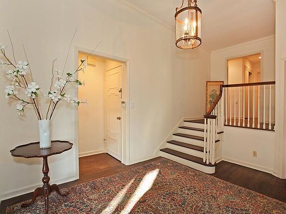 Spacious Quaker Ridge Split Level home