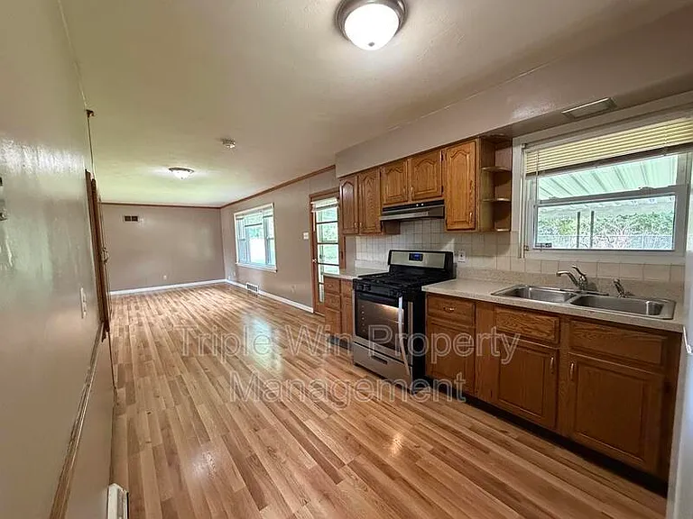 1871 Shardell Dr — Photo 16