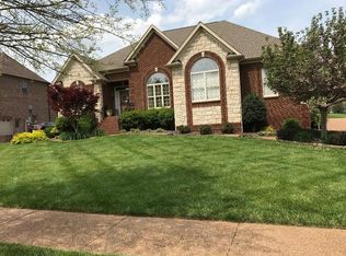 1073 Island Brook Dr, Hendersonville, TN 37075