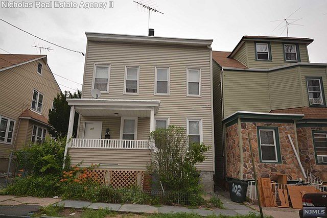 2nd image of 102 Albion Ave