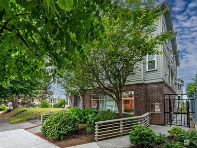 5953 California Avenue SW #1C, Seattle, WA, 98136