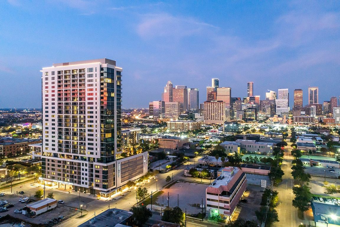 Drewery Place - High-Rise Living in Midtown Houston