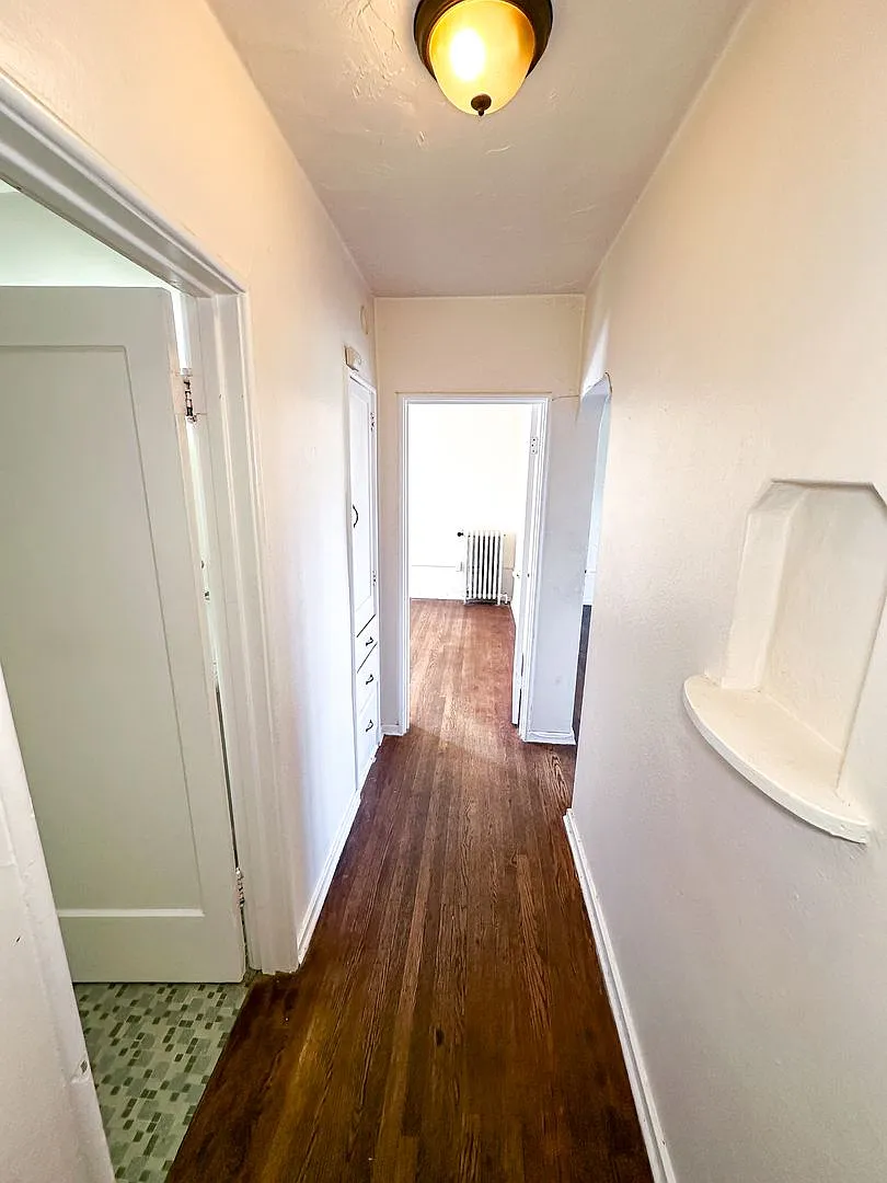 Serpentine Apartments — Photo 3