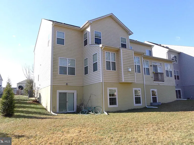 1926 Belleville Dr NE — Photo 18