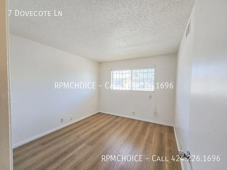 7 Dovecote Ln — Photo 19