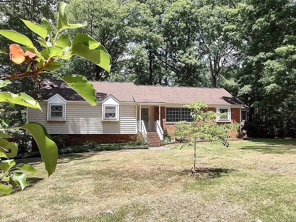 2628 Bellaire Dr