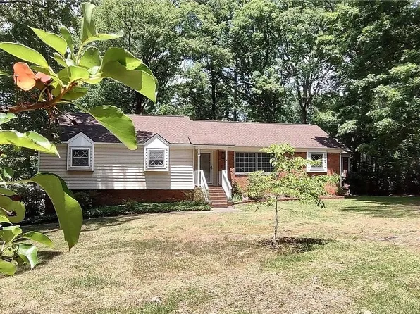 2628 Bellaire Dr, Sanford, NC 27330
