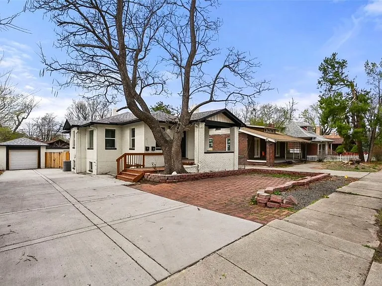 1149 S University Blvd — Photo 23