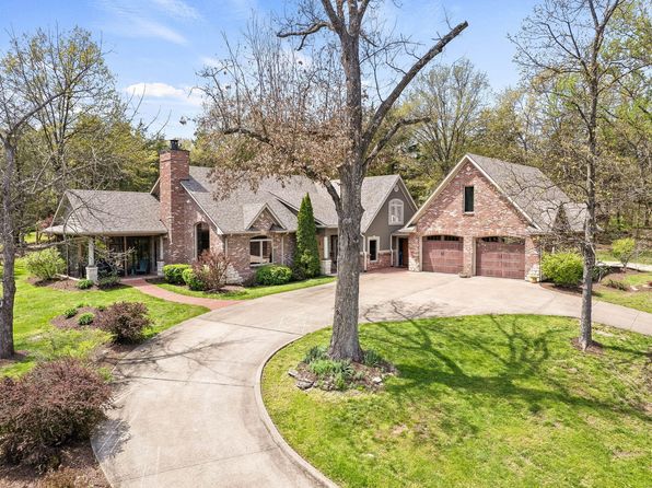 7114 W River Oaks Rd, Columbia, MO 65203