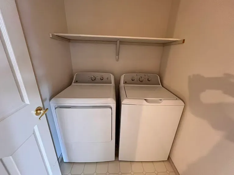 1160 Monroe Ave NE #D5 — Photo 10