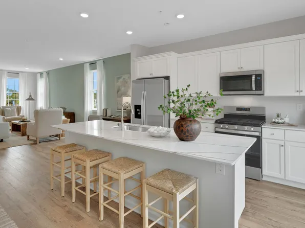 117 Bell Ct, Sellersville, PA 18960